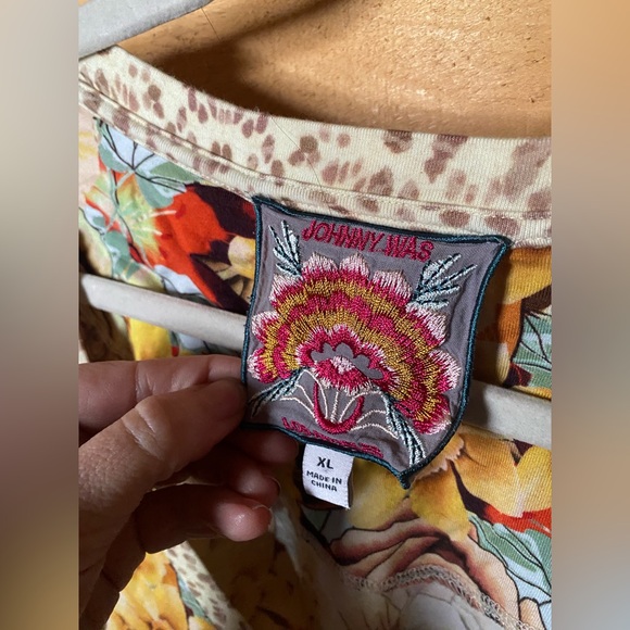 Johnny‎ Was Hera Floral Print V-Neck Swing Tee Blouse Top Bohemian XL Animal - Picture 5 of 6